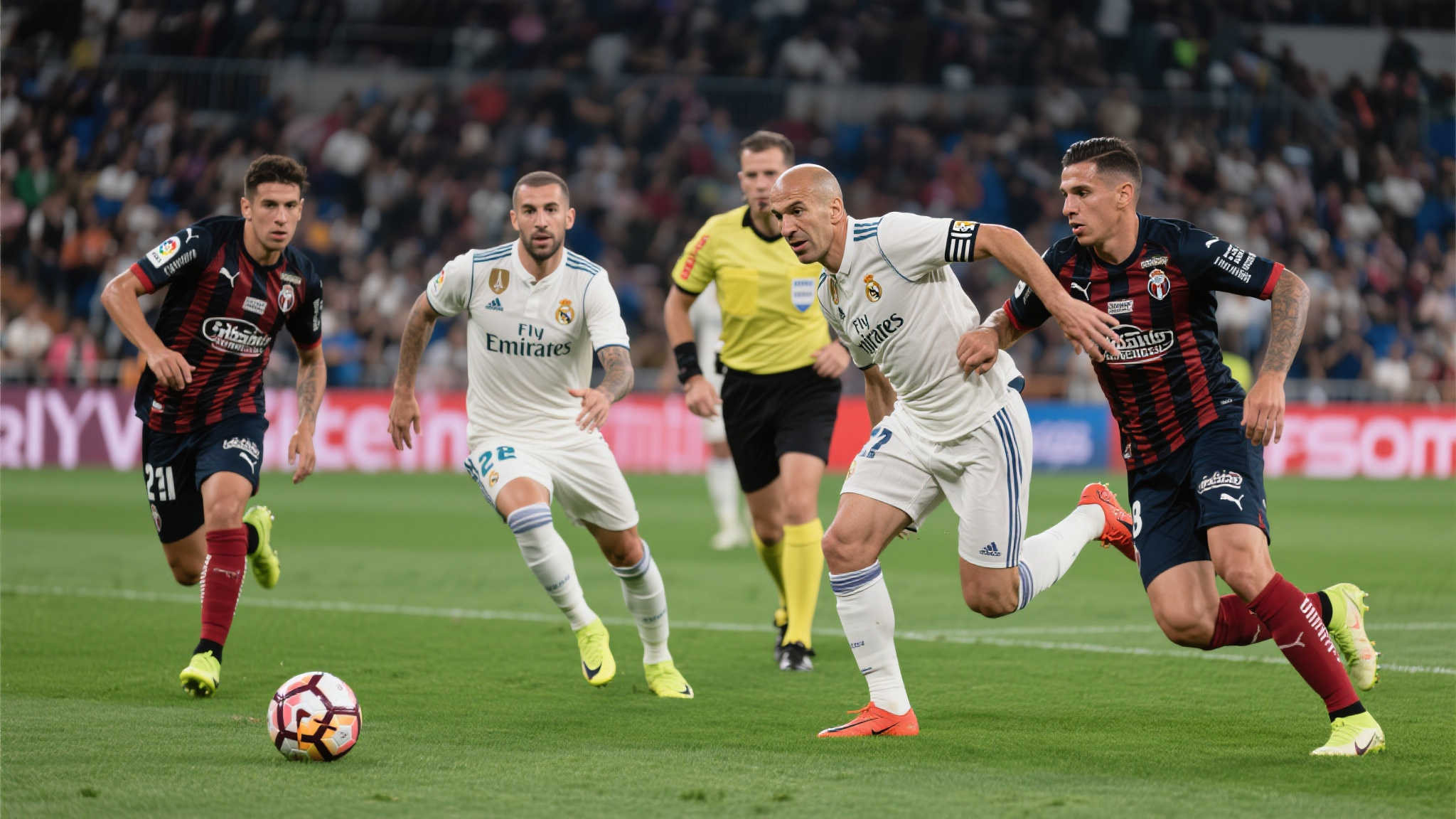 皇马世俱杯首秀巧用阵型切换，灵活压制帕丘卡